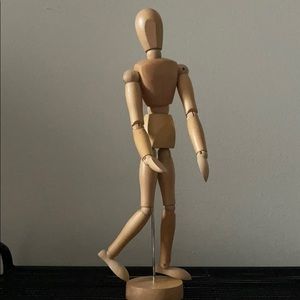 Drawing manikin with base and flexible body